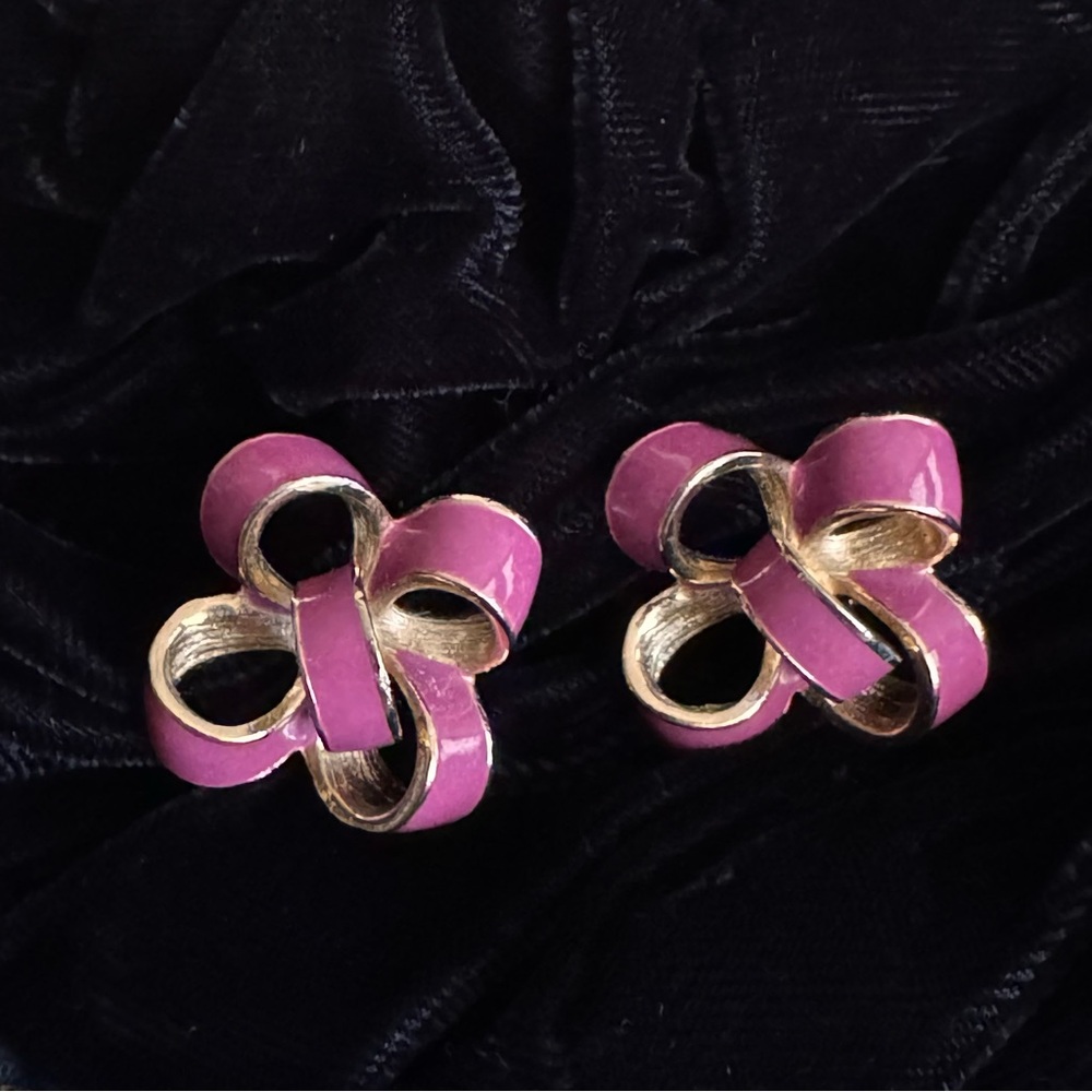 Vintage 80s Donald Stannard 3D Purple And Gold Bow Enamel Clip-On Earrings‎